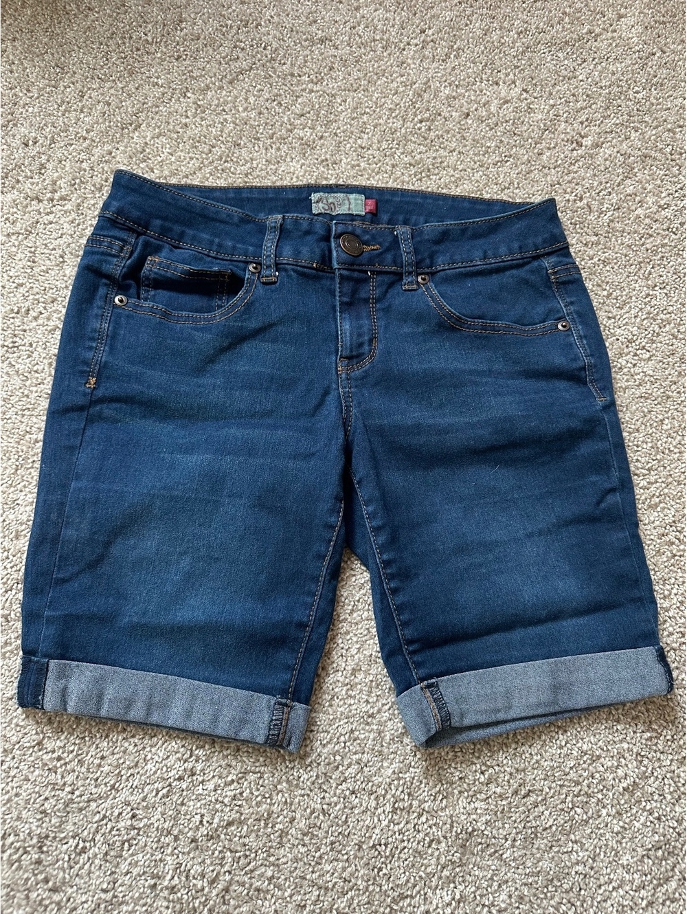 Dark wash cuffed denim shorts ~ 7